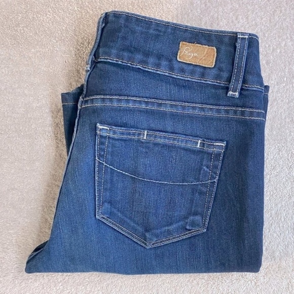 PAIGE Vintage Tag Hidden Hills Dark Wash Boot Cut Jeans 28 - Picture 1 of 14